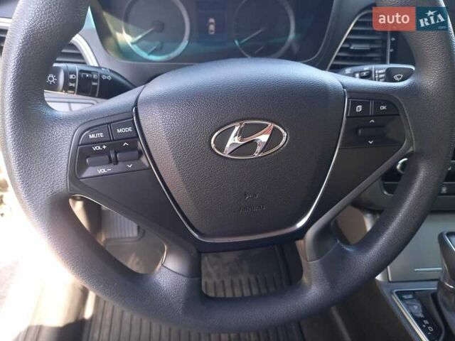 Серый Хендай Соната, объемом двигателя 2 л и пробегом 231 тыс. км за 9100 $, фото 30 на Automoto.ua
