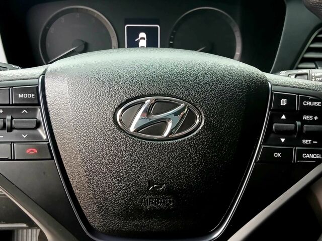 Сірий Хендай Соната, об'ємом двигуна 2 л та пробігом 61 тис. км за 15000 $, фото 17 на Automoto.ua