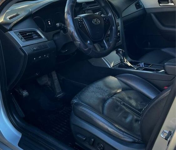 Серый Хендай Соната, объемом двигателя 2 л и пробегом 670 тыс. км за 7500 $, фото 6 на Automoto.ua