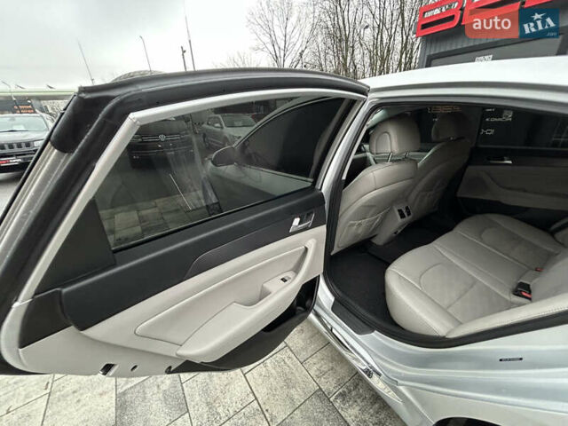 Серый Хендай Соната, объемом двигателя 2.36 л и пробегом 110 тыс. км за 9999 $, фото 23 на Automoto.ua