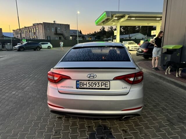 Сірий Хендай Соната, об'ємом двигуна 2 л та пробігом 199 тис. км за 9000 $, фото 3 на Automoto.ua