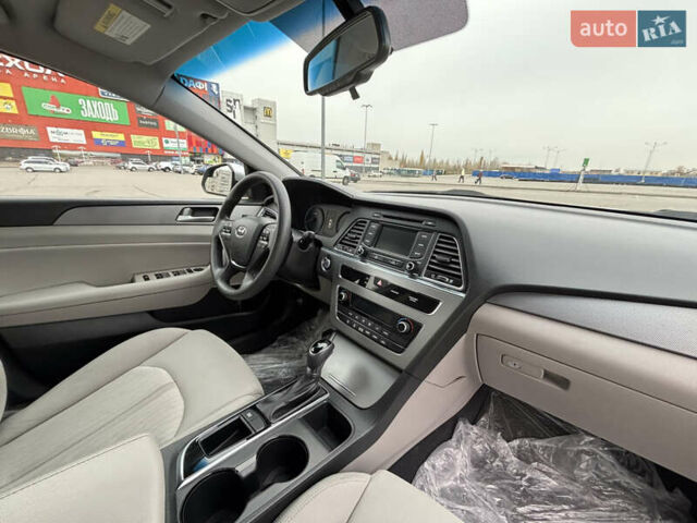 Хендай Соната 2015 в Харькове на Automoto.ua Серый Хендай Соната, объемом двигателя 2 л и пробегом 114 тыс. км за 14200 $, фото 15 на Automoto.ua