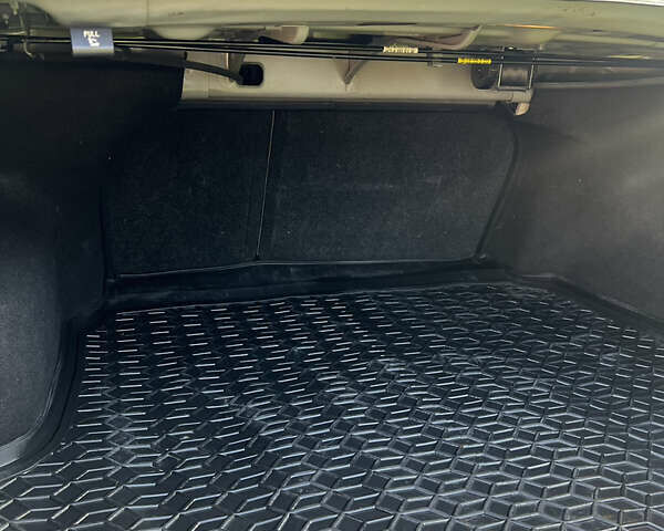 Серый Хендай Соната, объемом двигателя 2.36 л и пробегом 174 тыс. км за 10600 $, фото 38 на Automoto.ua