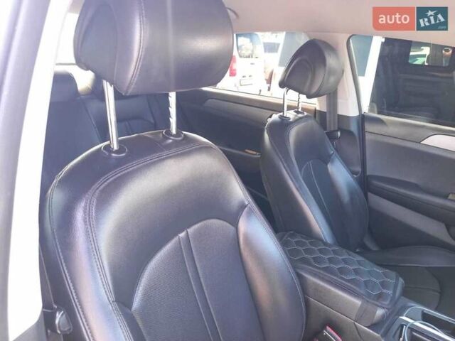 Сірий Хендай Соната, об'ємом двигуна 2 л та пробігом 231 тис. км за 8900 $, фото 19 на Automoto.ua