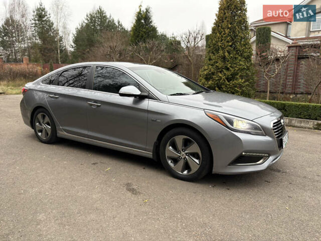Сірий Хендай Соната, об'ємом двигуна 2 л та пробігом 200 тис. км за 13900 $, фото 1 на Automoto.ua