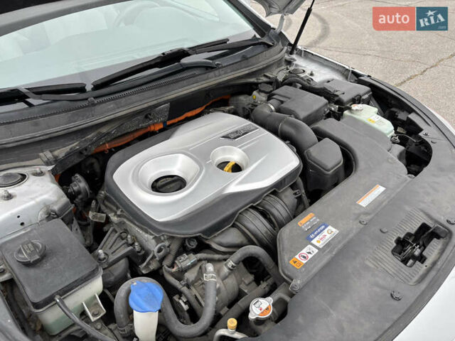 Хендай Соната 2015 в Харькове на Automoto.ua Серый Хендай Соната, объемом двигателя 2 л и пробегом 114 тыс. км за 14200 $, фото 32 на Automoto.ua