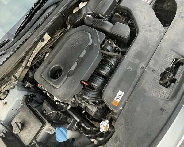 Сірий Хендай Соната, об'ємом двигуна 2.4 л та пробігом 184 тис. км за 10700 $, фото 49 на Automoto.ua