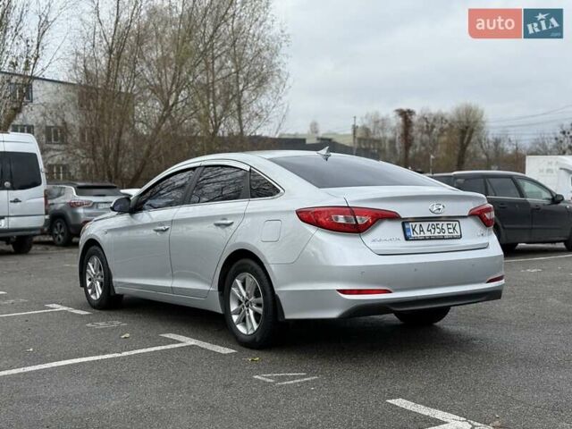 Сірий Хендай Соната, об'ємом двигуна 2 л та пробігом 275 тис. км за 8400 $, фото 14 на Automoto.ua