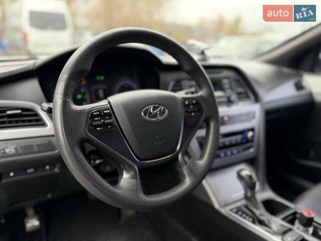 Сірий Хендай Соната, об'ємом двигуна 2 л та пробігом 275 тис. км за 8400 $, фото 19 на Automoto.ua