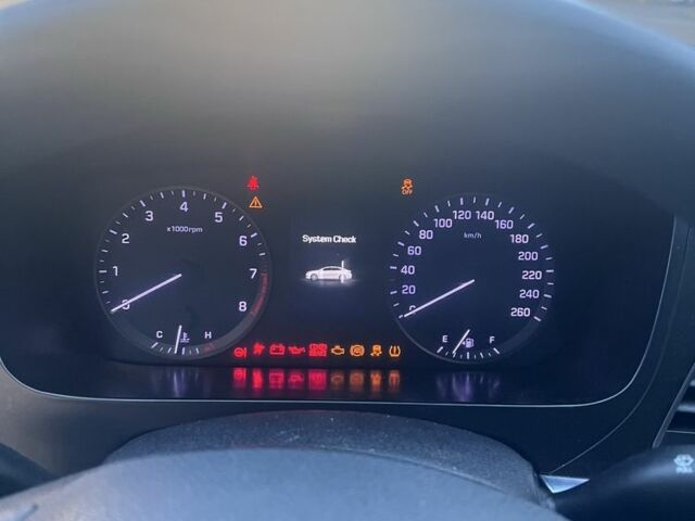 Хендай Соната 2015 в Киеве на Automoto.ua Серый Хендай Соната, объемом двигателя 2 л и пробегом 498 тыс. км за 8600 $, фото 11 на Automoto.ua