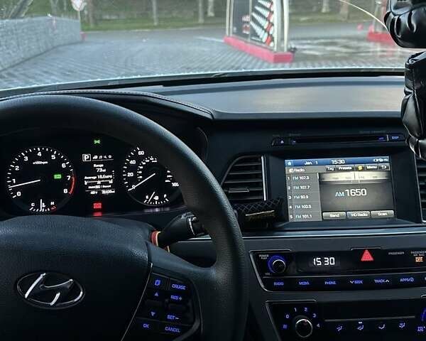 Серый Хендай Соната, объемом двигателя 2.4 л и пробегом 120 тыс. км за 10000 $, фото 5 на Automoto.ua