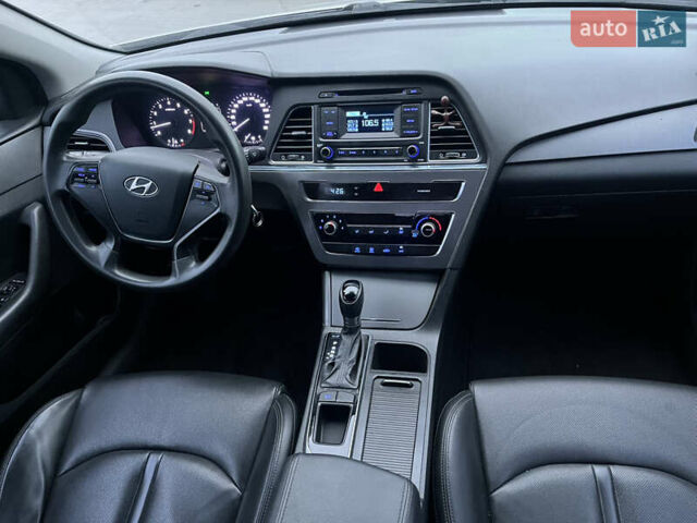 Серый Хендай Соната, объемом двигателя 2 л и пробегом 266 тыс. км за 8150 $, фото 8 на Automoto.ua