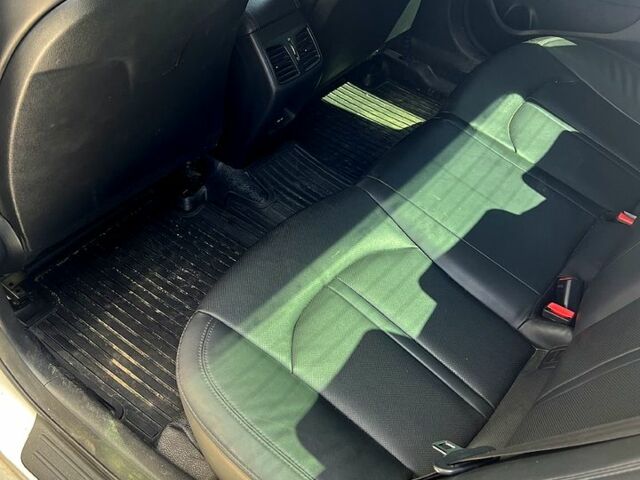 Серый Хендай Соната, объемом двигателя 2 л и пробегом 330 тыс. км за 9500 $, фото 2 на Automoto.ua