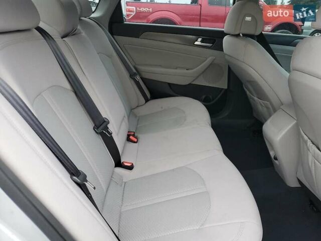 Сірий Хендай Соната, об'ємом двигуна 2.36 л та пробігом 70 тис. км за 1600 $, фото 9 на Automoto.ua