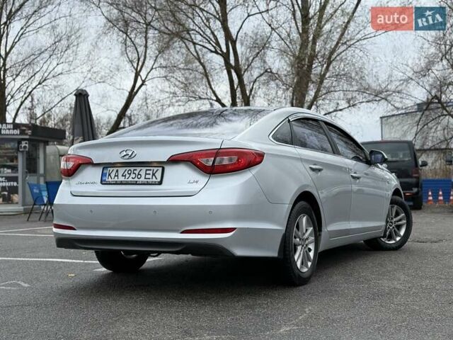 Сірий Хендай Соната, об'ємом двигуна 2 л та пробігом 275 тис. км за 8400 $, фото 4 на Automoto.ua