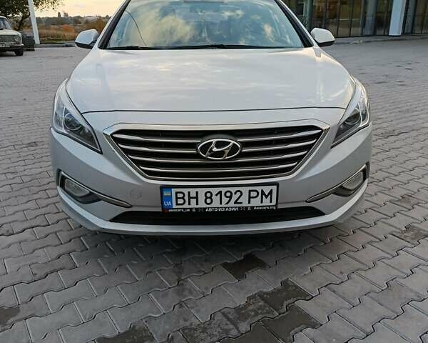 Хендай Соната 2015 в Крыжополе на Automoto.ua Серый Хендай Соната, объемом двигателя 2 л и пробегом 225 тыс. км за 8800 $, фото 1 на Automoto.ua
