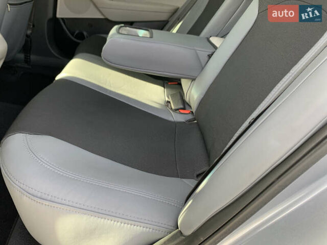 Серый Хендай Соната, объемом двигателя 2.36 л и пробегом 40 тыс. км за 11800 $, фото 32 на Automoto.ua