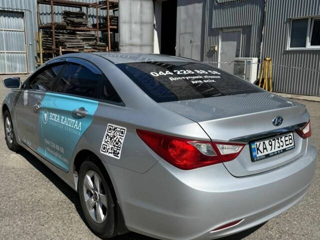 Хендай Соната 2015 у Києві на Automoto.ua Сірий Хендай Соната, об'ємом двигуна 2 л та пробігом 321 тис. км за 7000 $, фото 3 на Automoto.ua