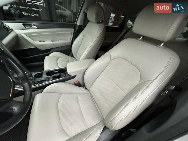 Серый Хендай Соната, объемом двигателя 2.36 л и пробегом 110 тыс. км за 9999 $, фото 19 на Automoto.ua