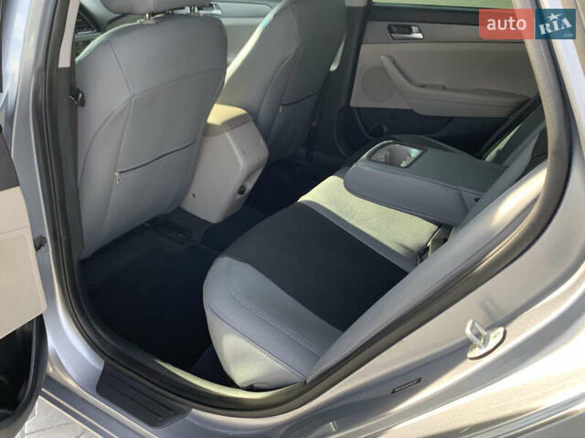 Серый Хендай Соната, объемом двигателя 2.36 л и пробегом 40 тыс. км за 11800 $, фото 31 на Automoto.ua