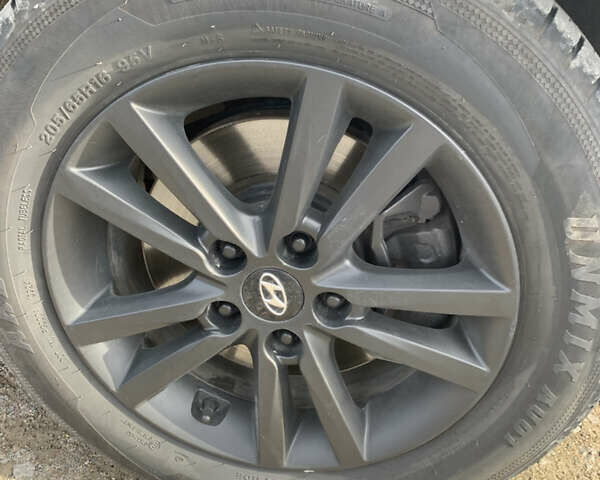 Серый Хендай Соната, объемом двигателя 2.36 л и пробегом 40 тыс. км за 11800 $, фото 35 на Automoto.ua