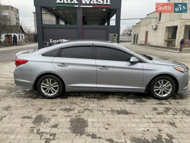 Серый Хендай Соната, объемом двигателя 2.36 л и пробегом 90 тыс. км за 9500 $, фото 4 на Automoto.ua