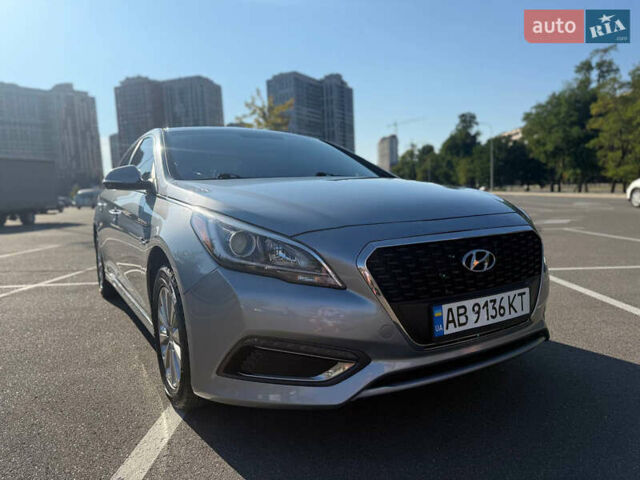 Хендай Соната 2015 в Киеве на Automoto.ua Серый Хендай Соната, объемом двигателя 2 л и пробегом 213 тыс. км за 11900 $, фото 2 на Automoto.ua