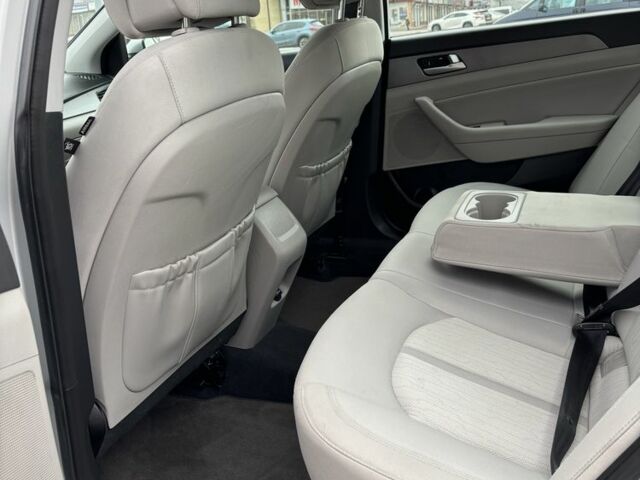 Сірий Хендай Соната, об'ємом двигуна 2 л та пробігом 114 тис. км за 14200 $, фото 21 на Automoto.ua