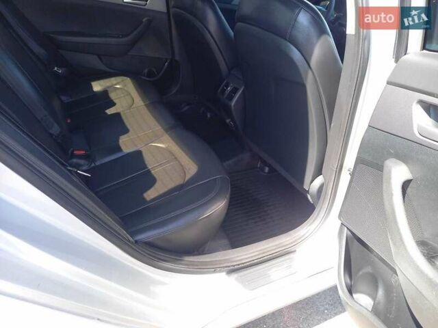 Сірий Хендай Соната, об'ємом двигуна 2 л та пробігом 231 тис. км за 8900 $, фото 12 на Automoto.ua