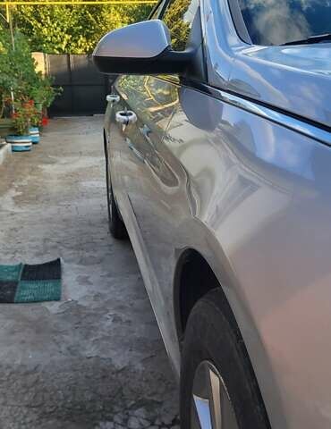 Серый Хендай Соната, объемом двигателя 2.36 л и пробегом 106 тыс. км за 11000 $, фото 1 на Automoto.ua