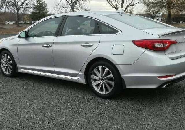 Сірий Хендай Соната, об'ємом двигуна 2.4 л та пробігом 123 тис. км за 6100 $, фото 9 на Automoto.ua