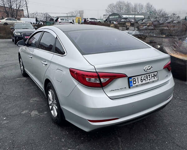 Сірий Хендай Соната, об'ємом двигуна 2 л та пробігом 169 тис. км за 11300 $, фото 7 на Automoto.ua