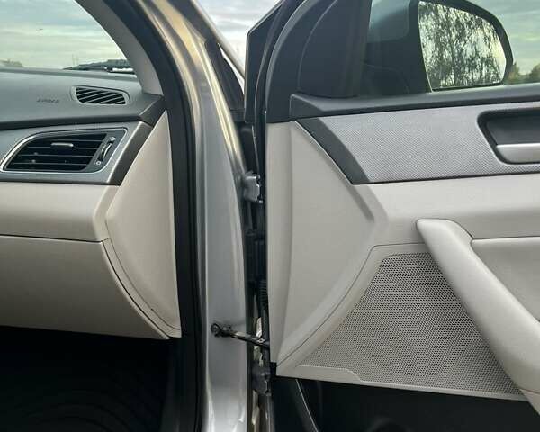 Сірий Хендай Соната, об'ємом двигуна 2.4 л та пробігом 184 тис. км за 10700 $, фото 14 на Automoto.ua