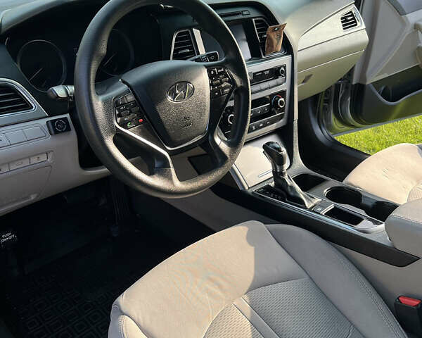 Серый Хендай Соната, объемом двигателя 2.36 л и пробегом 174 тыс. км за 10600 $, фото 17 на Automoto.ua