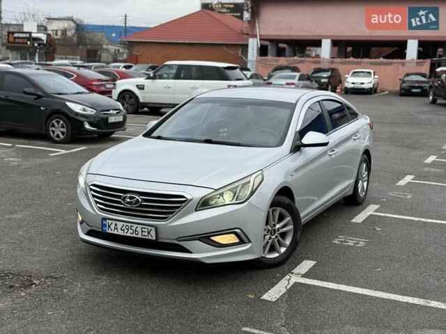 Сірий Хендай Соната, об'ємом двигуна 2 л та пробігом 275 тис. км за 8400 $, фото 1 на Automoto.ua