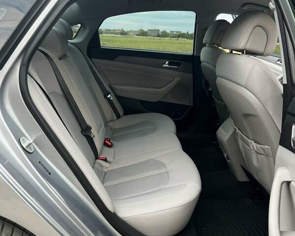 Сірий Хендай Соната, об'ємом двигуна 2.4 л та пробігом 184 тис. км за 10700 $, фото 37 на Automoto.ua