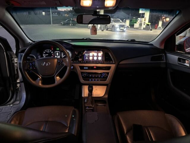 Сірий Хендай Соната, об'ємом двигуна 2 л та пробігом 199 тис. км за 9000 $, фото 8 на Automoto.ua