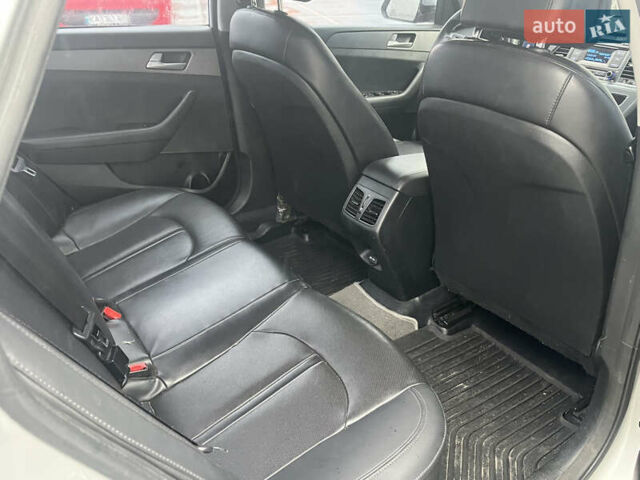 Серый Хендай Соната, объемом двигателя 2 л и пробегом 266 тыс. км за 8750 $, фото 10 на Automoto.ua