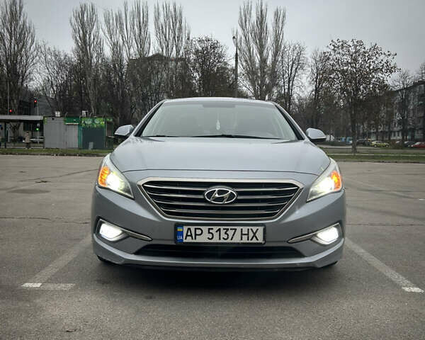 Сірий Хендай Соната, об'ємом двигуна 2 л та пробігом 174 тис. км за 11700 $, фото 2 на Automoto.ua