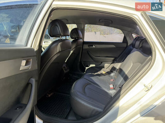 Хендай Соната 2015 у Івано-Франківську на Automoto.ua Сірий Хендай Соната, об'ємом двигуна 2 л та пробігом 144 тис. км за 8599 $, фото 7 на Automoto.ua