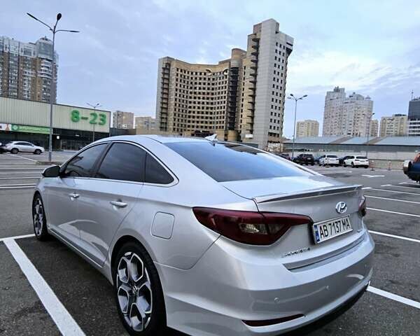 Сірий Хендай Соната, об'ємом двигуна 2.36 л та пробігом 220 тис. км за 8999 $, фото 5 на Automoto.ua
