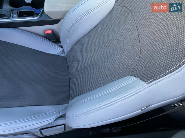 Серый Хендай Соната, объемом двигателя 2.36 л и пробегом 40 тыс. км за 10700 $, фото 18 на Automoto.ua