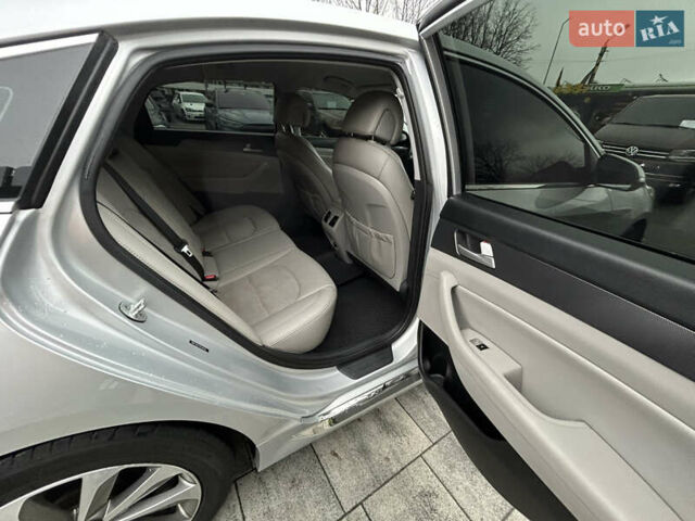 Серый Хендай Соната, объемом двигателя 2.36 л и пробегом 110 тыс. км за 9999 $, фото 26 на Automoto.ua