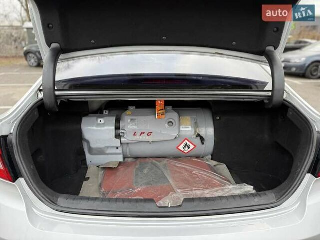 Сірий Хендай Соната, об'ємом двигуна 2 л та пробігом 275 тис. км за 8400 $, фото 31 на Automoto.ua