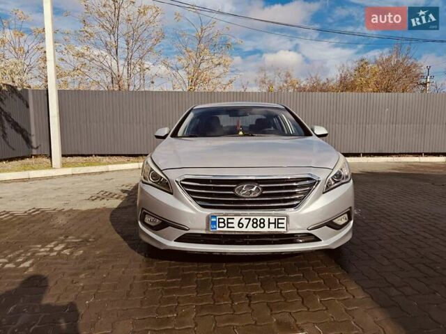 Серый Хендай Соната, объемом двигателя 2 л и пробегом 294 тыс. км за 9300 $, фото 3 на Automoto.ua