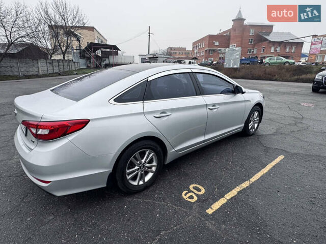 Сірий Хендай Соната, об'ємом двигуна 2 л та пробігом 169 тис. км за 11300 $, фото 15 на Automoto.ua