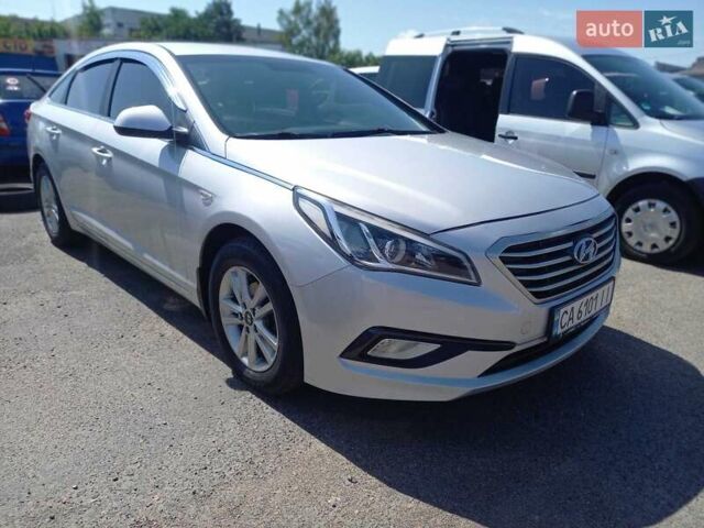 Сірий Хендай Соната, об'ємом двигуна 2 л та пробігом 231 тис. км за 9500 $, фото 1 на Automoto.ua