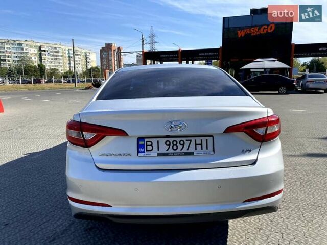 Сірий Хендай Соната, об'ємом двигуна 2 л та пробігом 335 тис. км за 9200 $, фото 23 на Automoto.ua