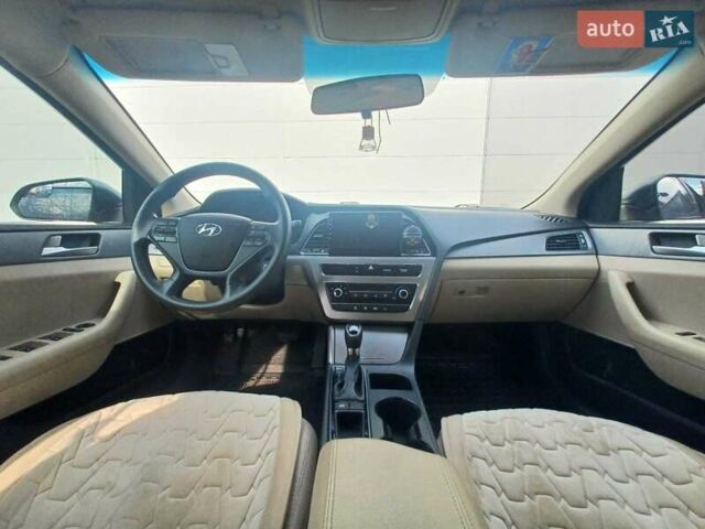 Хендай Соната 2015 у Києві на Automoto.ua Сірий Хендай Соната, об'ємом двигуна 2.36 л та пробігом 138 тис. км за 10600 $, фото 14 на Automoto.ua