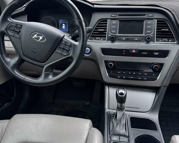 Хендай Соната 2015 в Киеве на Automoto.ua Серый Хендай Соната, объемом двигателя 2.36 л и пробегом 160 тыс. км за 10000 $, фото 19 на Automoto.ua